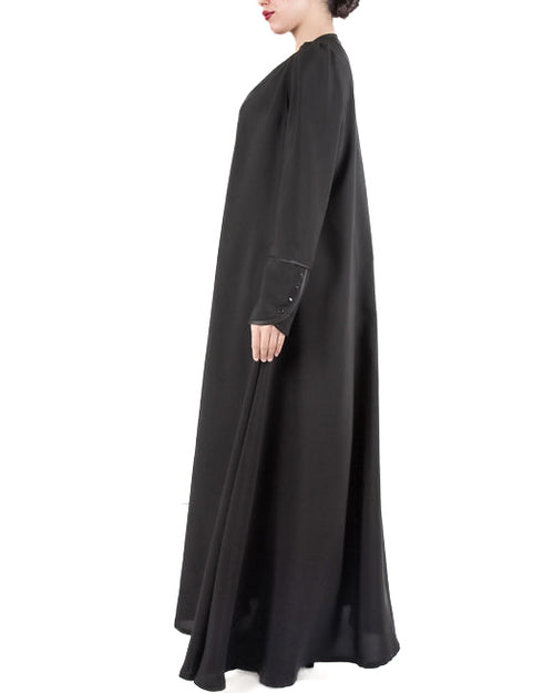 PLAIN IN BLACK SNAPS