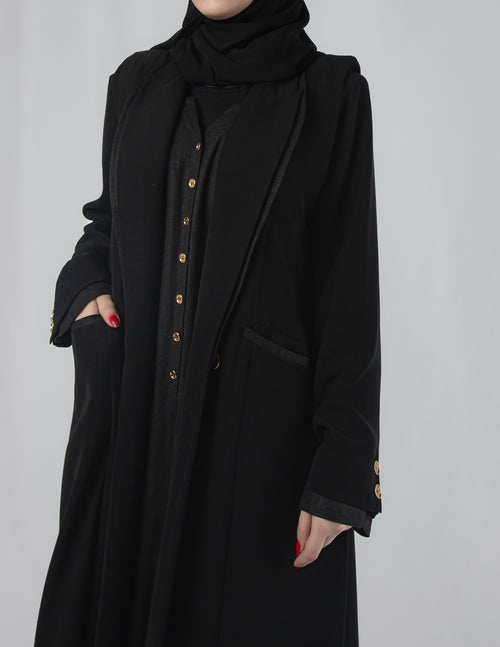 COLLAR IN GOLDEN BUTTONS