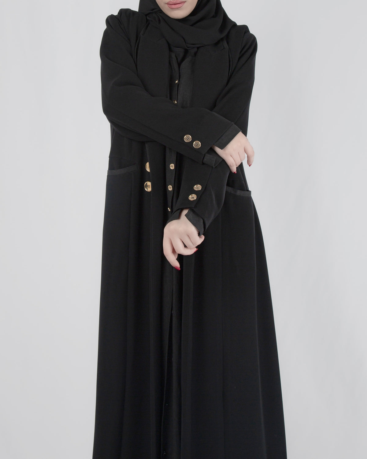 COLLAR IN GOLDEN BUTTONS