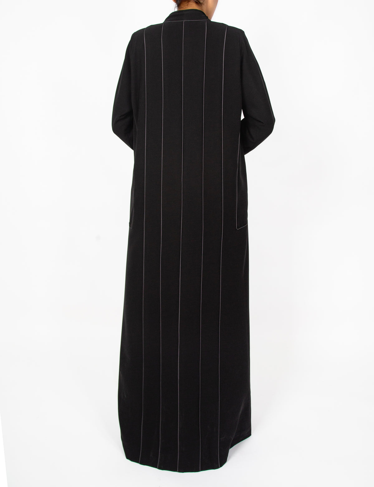 BLACK STREAMLINED