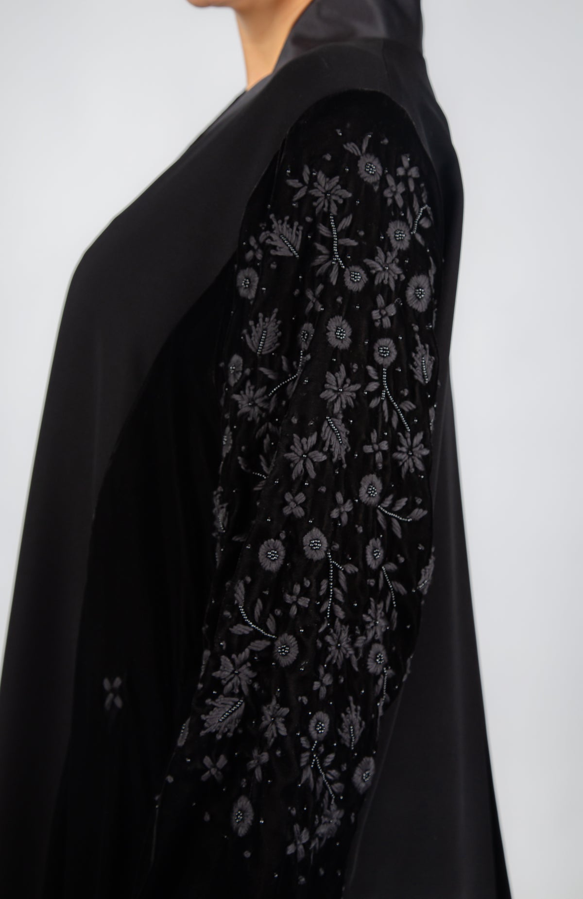 FLORAL SLEEVES IN VELVET