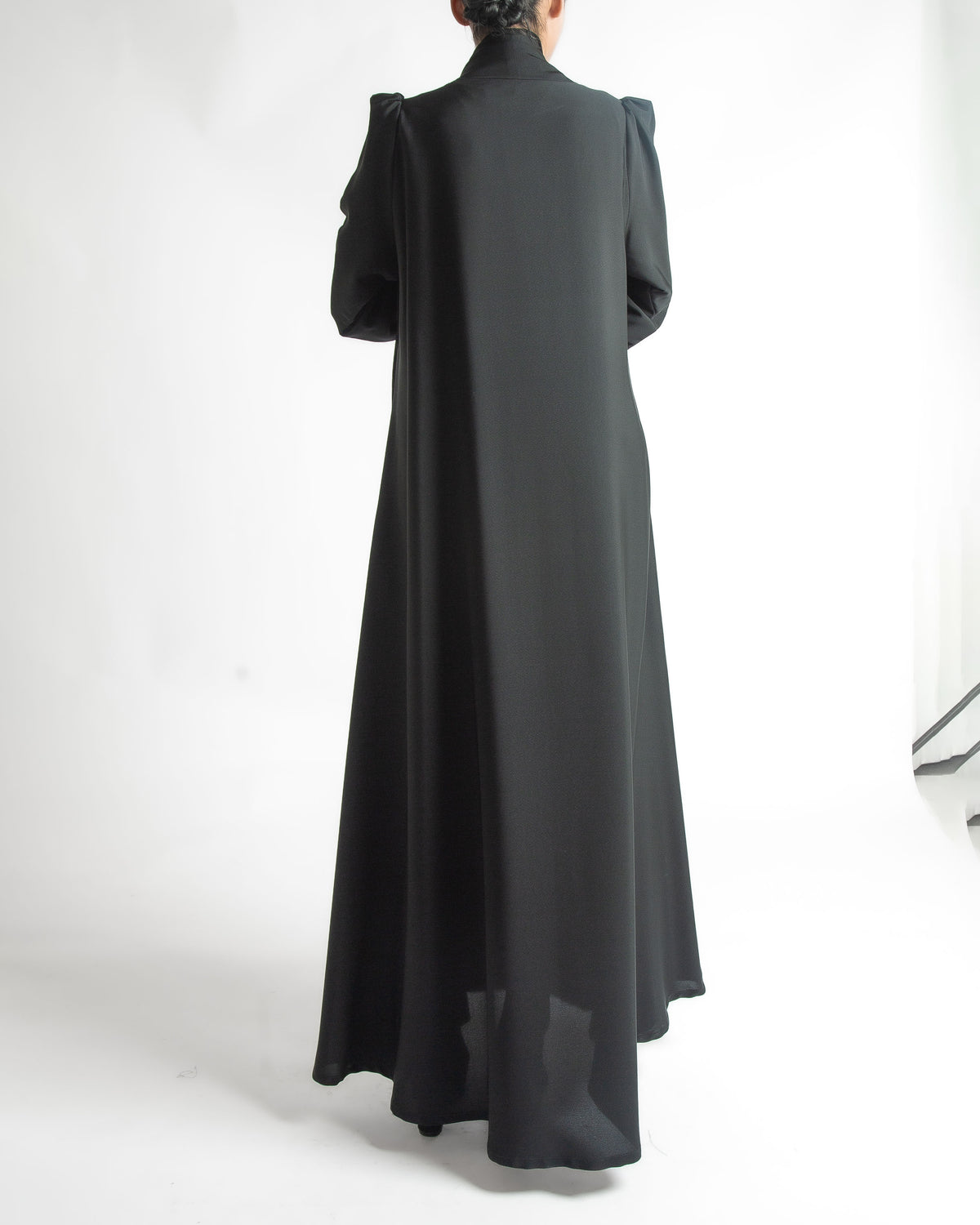 PLAIN ABAYA IN BUTTONS