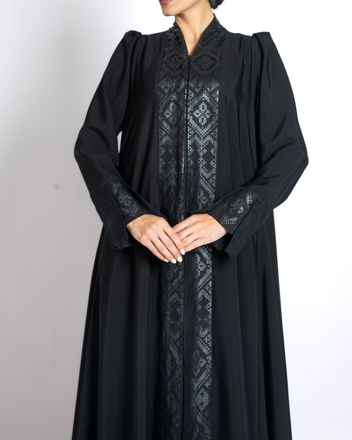 MONOCHROME BLACK LINEN