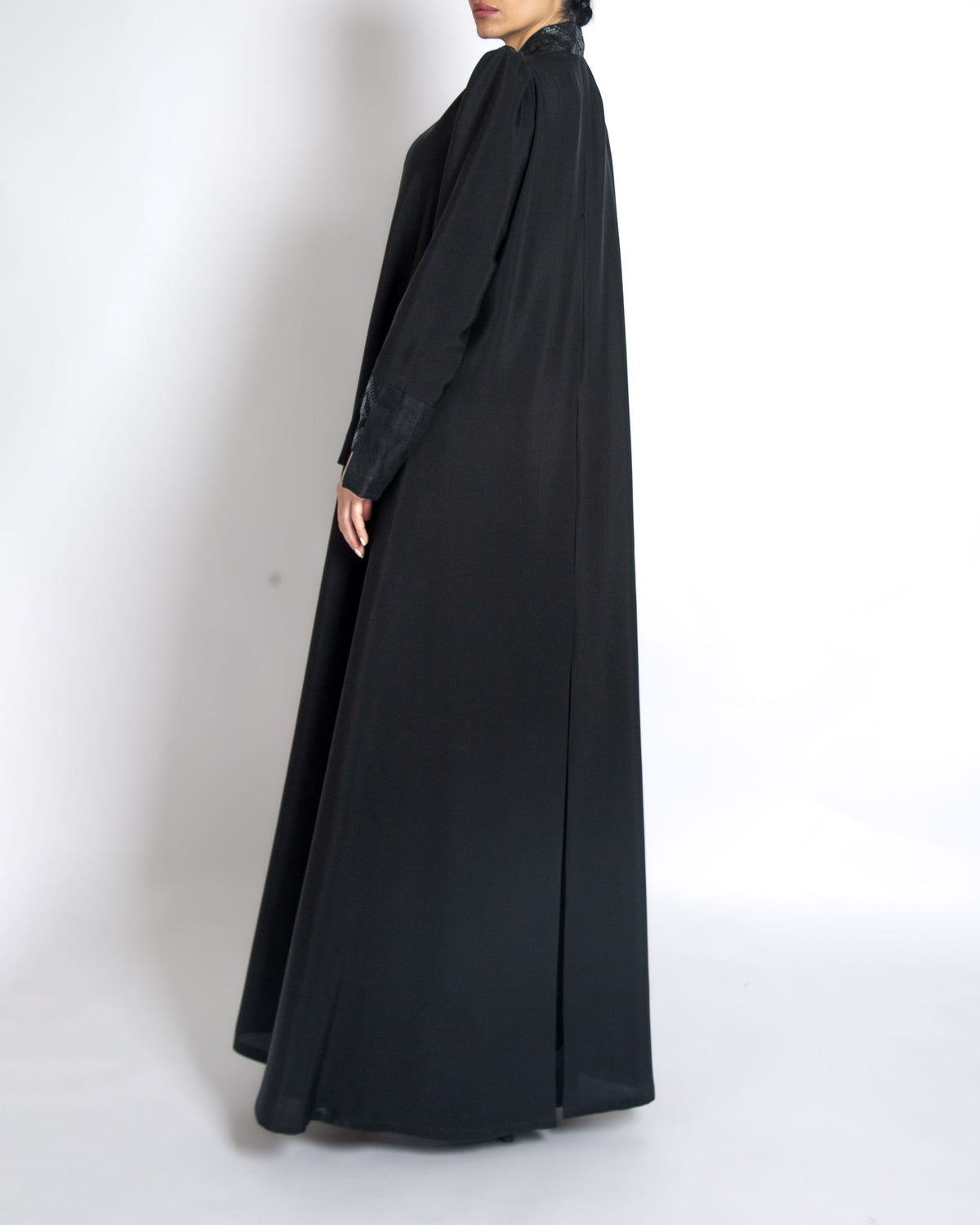 MONOCHROME BLACK LINEN