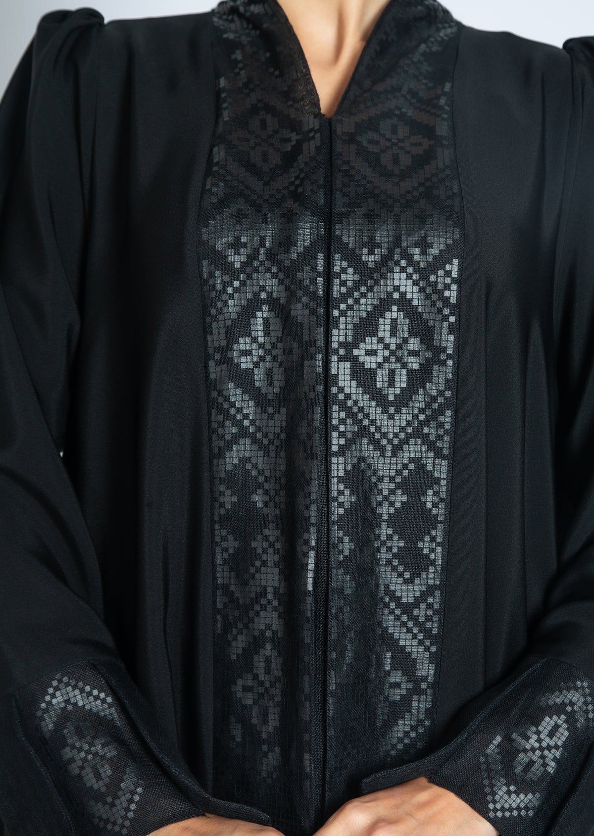 MONOCHROME BLACK LINEN