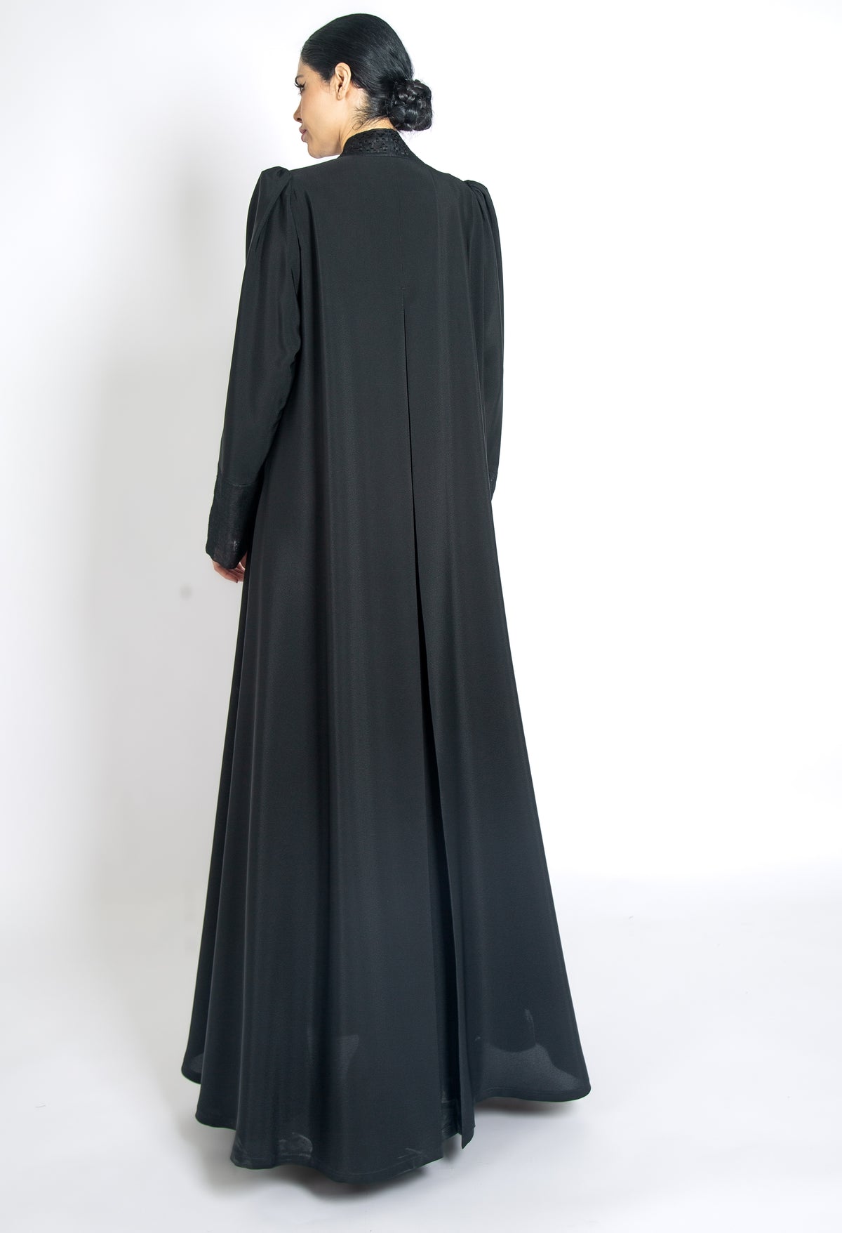 BLACK LINEN EMBRO