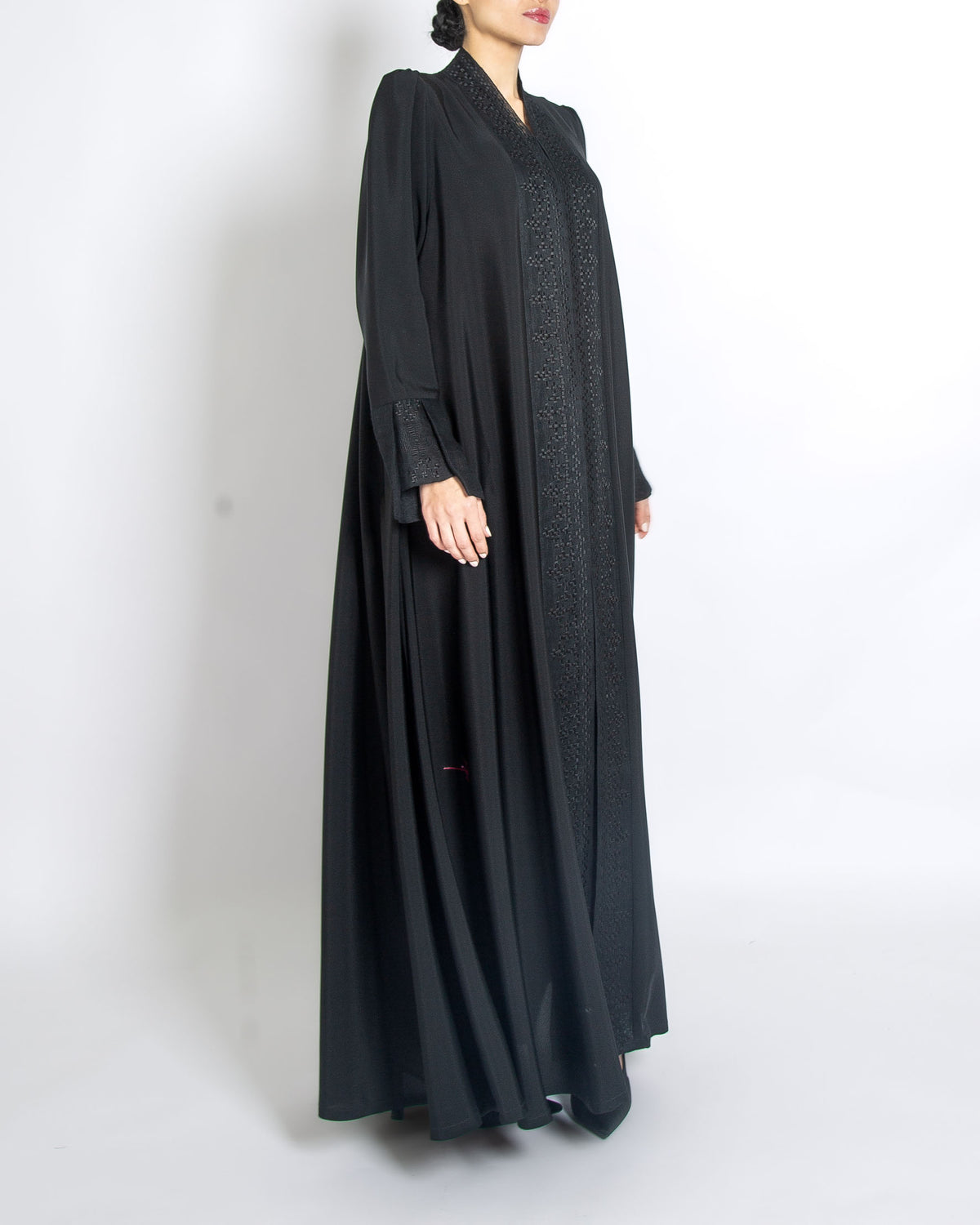BLACK LINEN EMBRO
