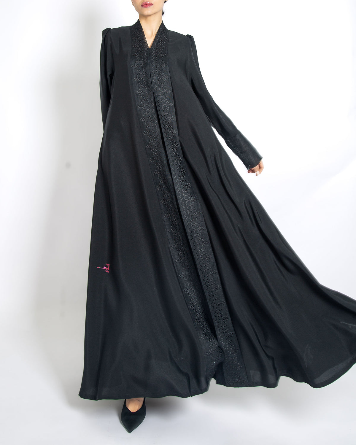 BLACK LINEN EMBRO