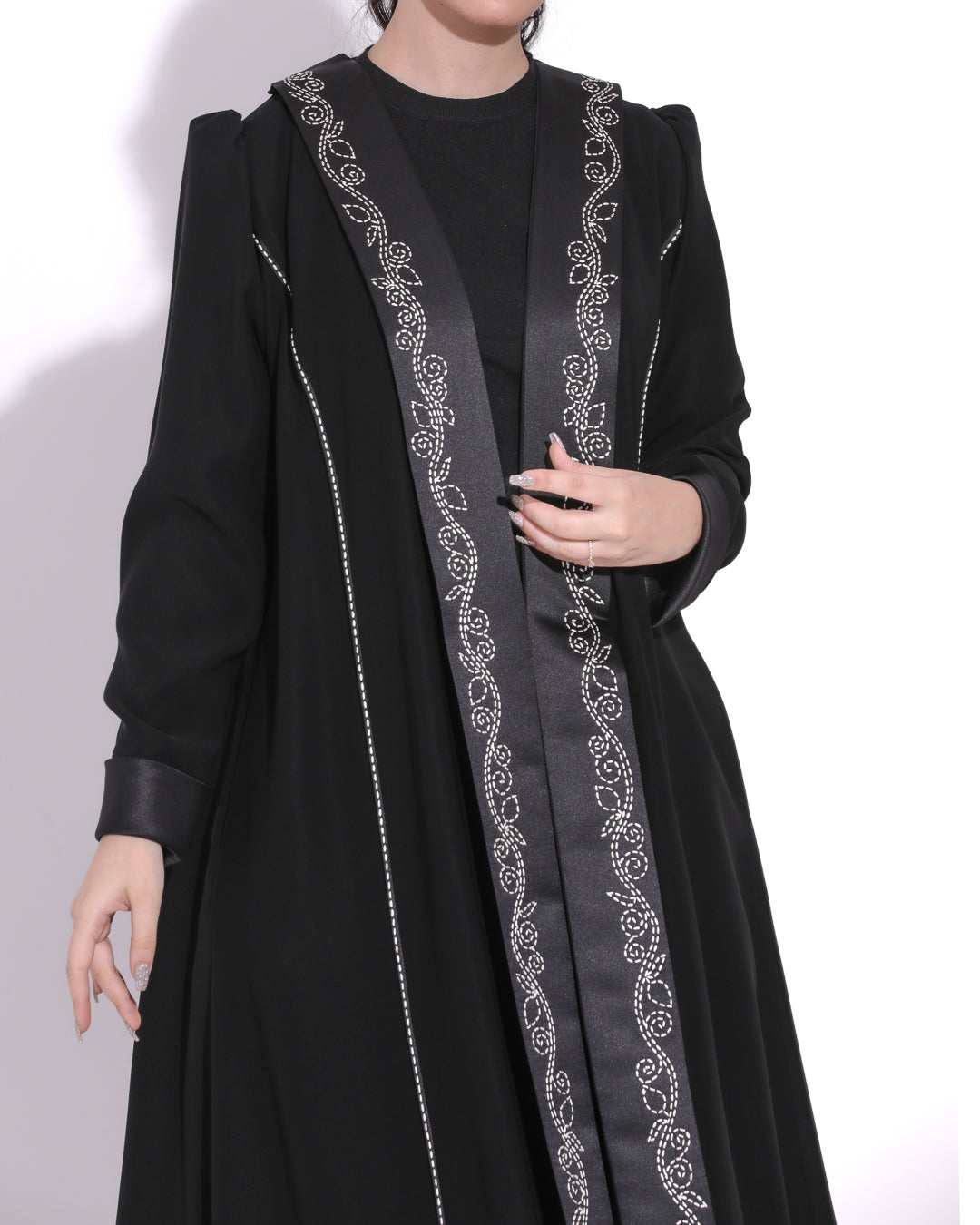 COLLAR WHITE THREAD